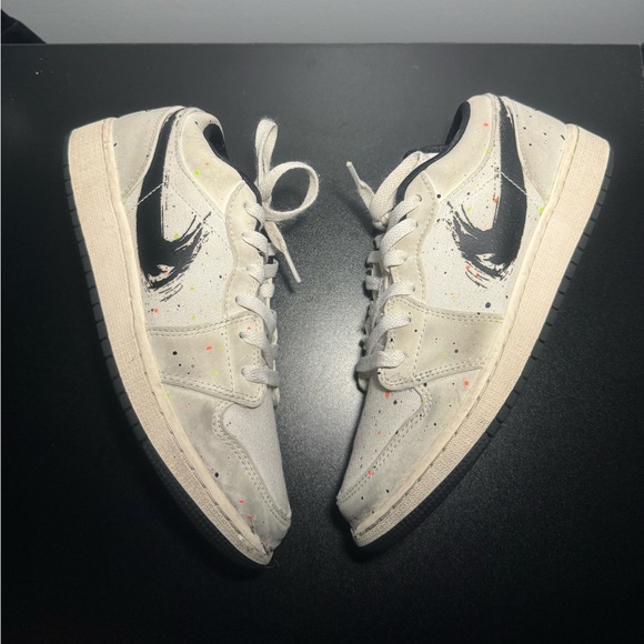 Size 6 - Jordan 1 Low Brushstroke Swoosh - Paint Splatter - Picture 1 of 7